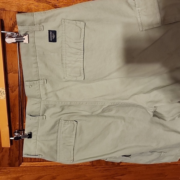 Mens Dockers shorts - Picture 4 of 5